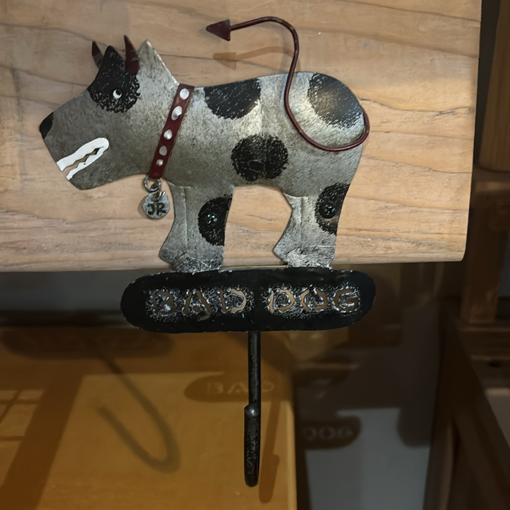 Dog Accessory Storage - Picture 10 of 11